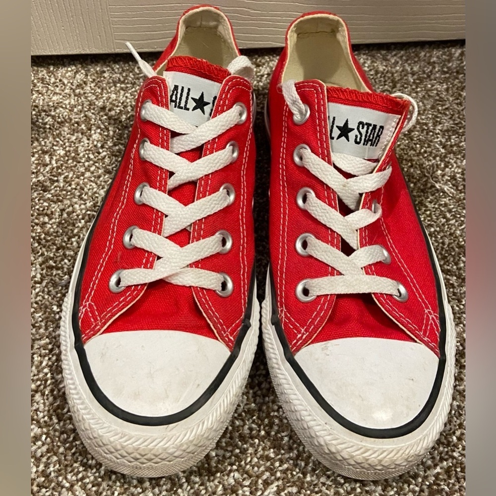 Converse Chuck Taylor All Star Red Low Lace Up Shoes Men 4 Women 6 Sneakers